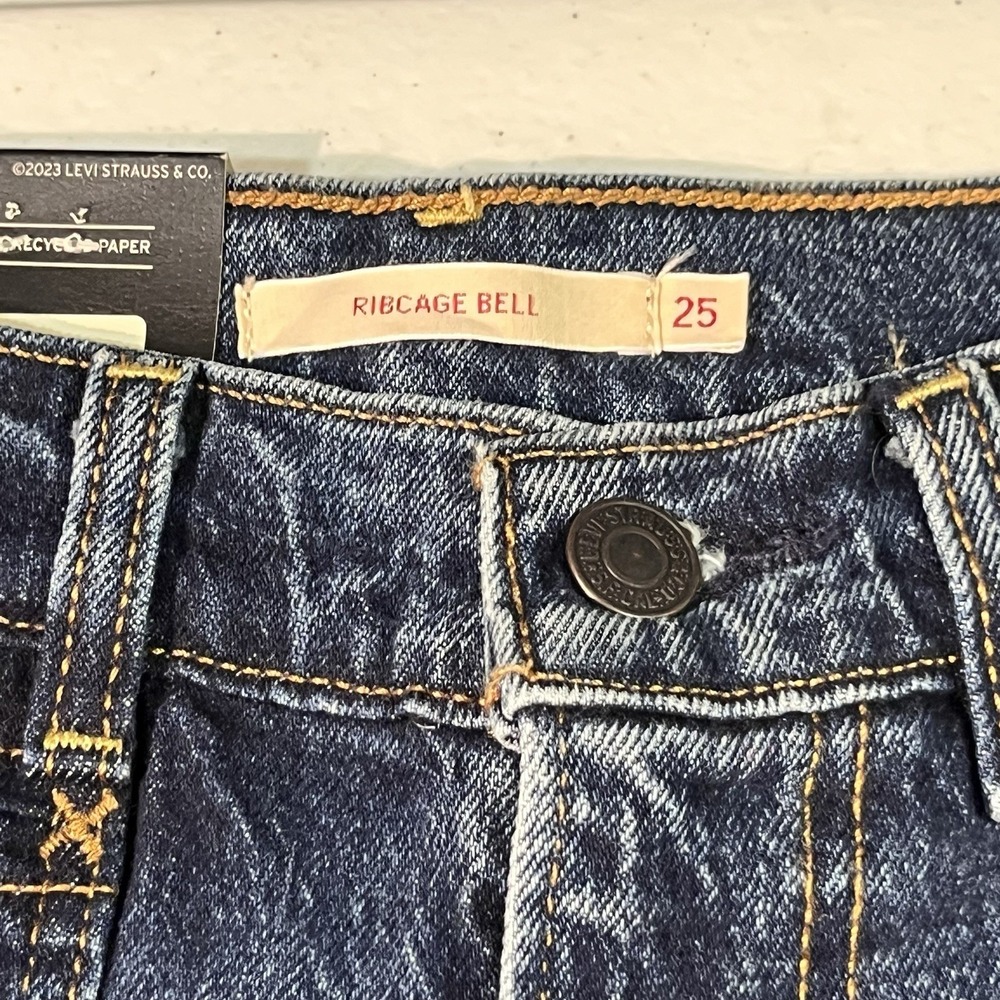 NWT Women's LEVI'S PREMIUM Jeans Size 25 X 32 RIBCAGE BELL Large Flare - Picture 5 of 14